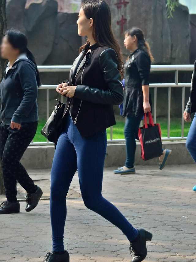 床上的胴体照片未修正